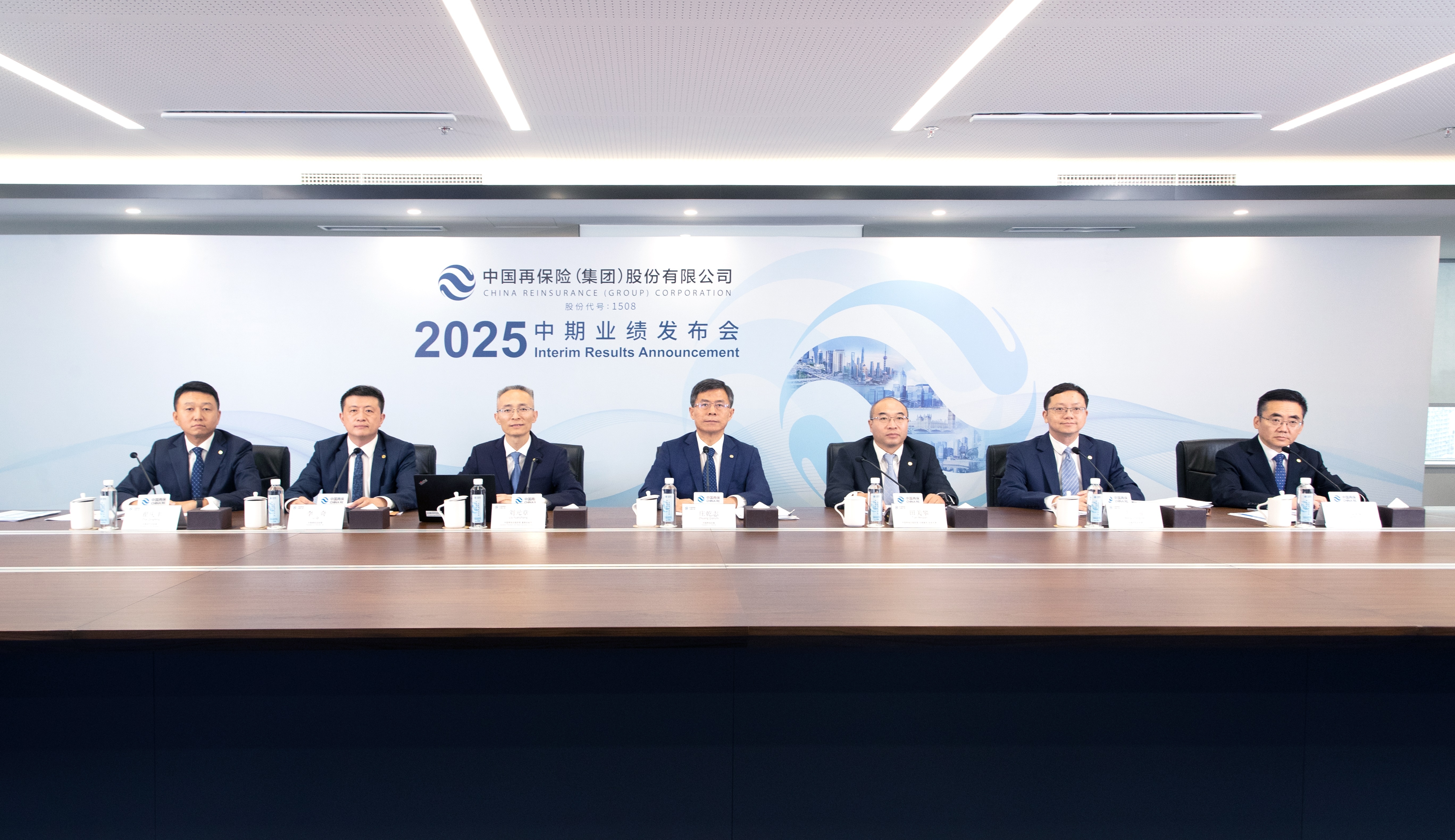 YG娱乐
举行2025年中期业绩发布会